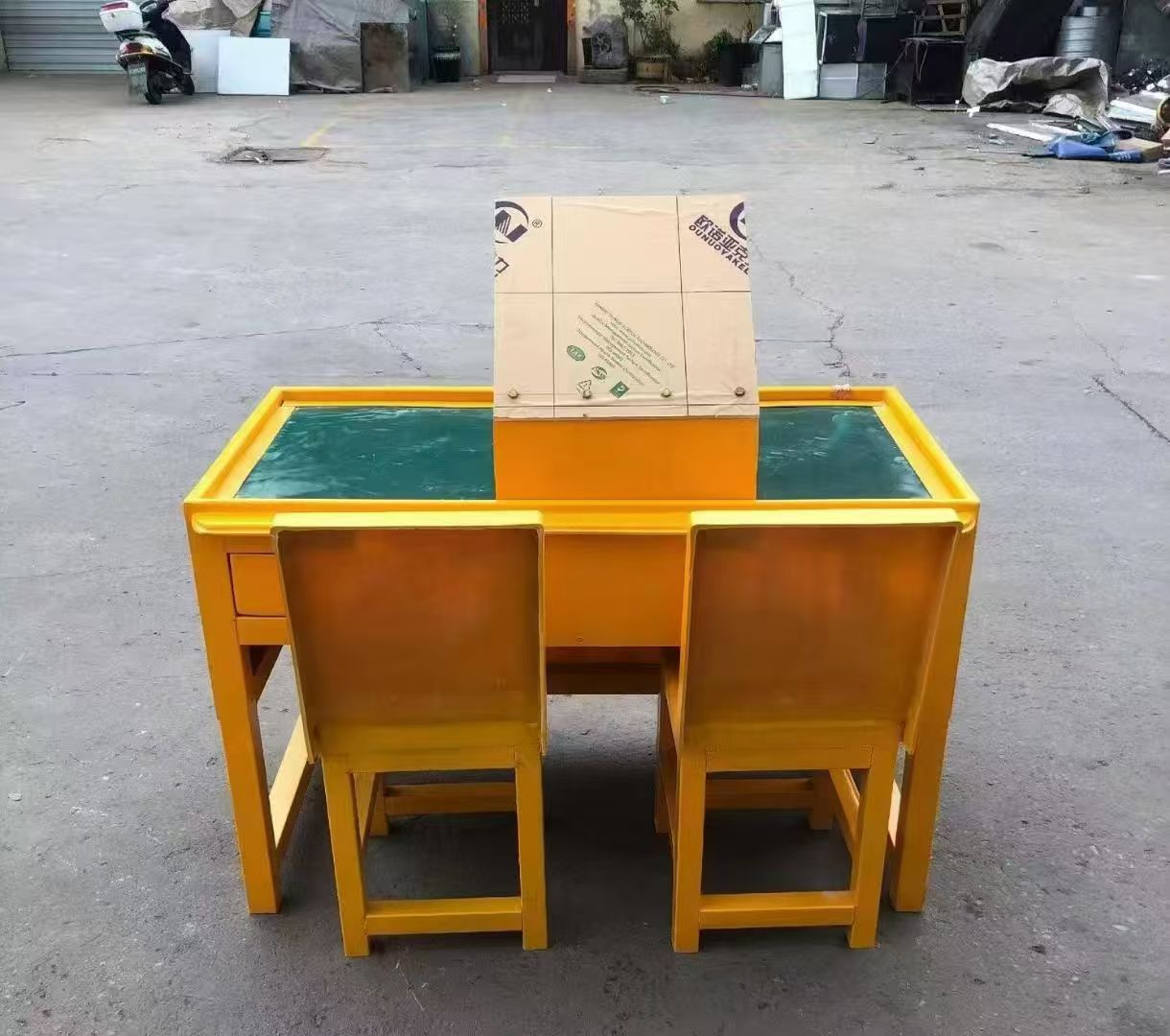 垦利防静电导通桌井下煤矿火工品发放桌：危险品流转的安全守护者